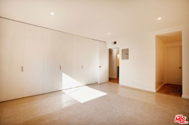 6752 Hillpark Drive, Los Angeles CA: https://media.crmls.org/mediaz/9d072837-c7bd-45d8-b5a4-a46aef4f5733.jpg