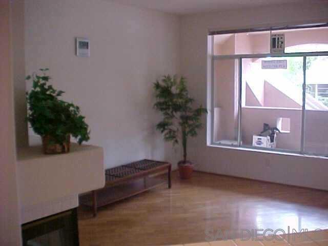 12646 Carmel Country Road, San Diego CA: https://media.crmls.org/mediaz/9d080910-6c8d-4caf-b7f5-0aad6388c723.jpg