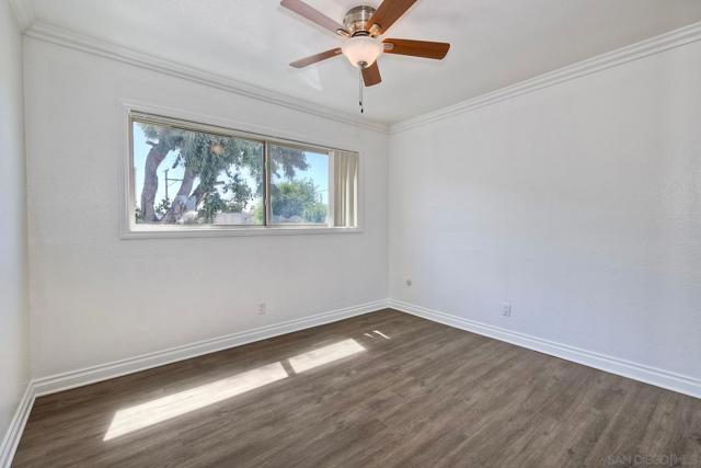 615 9th St, Imperial Beach CA: https://media.crmls.org/mediaz/9d083cf7-5b8d-478c-8a93-7baea151bea5.jpg