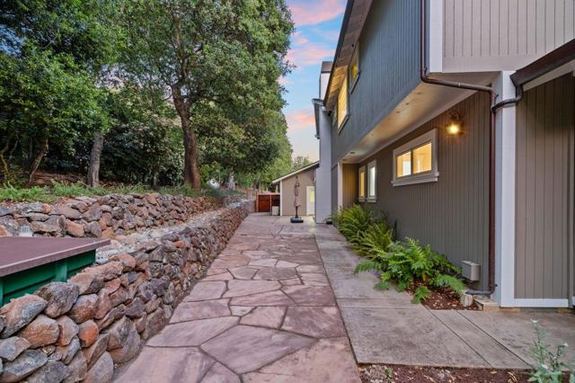 23447 Skyview Terrace, Los Gatos CA: https://media.crmls.org/mediaz/9d085fb7-7542-468e-9335-8053c2edfcde.jpg