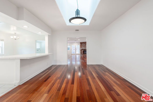 325 West Elm Avenue photo 7