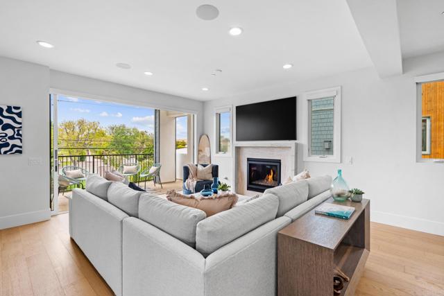 Detail Gallery Image 14 of 69 For 301 Juniper Ave, Carlsbad,  CA 92008 - 3 Beds | 3/1 Baths