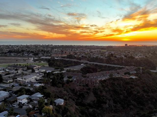 Detail Gallery Image 21 of 27 For 921 Hillcrest Pl, Oceanside,  CA 92058 - 3 Beds | 2 Baths