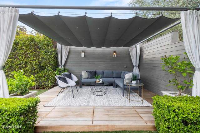 1581 Covington Avenue, Westlake Village CA: https://media.crmls.org/mediaz/9d0a2106-44fc-4e43-b045-f498f46cd8e3.jpg