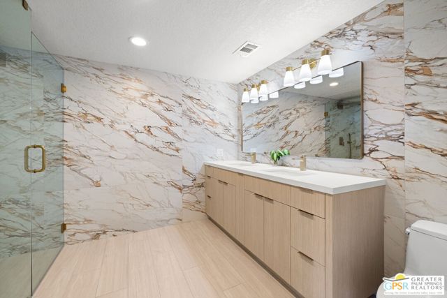 6 Joya Drive, Palm Desert CA: https://media.crmls.org/mediaz/9d0a70df-7e54-4536-8945-c4f8625e58fb.jpg