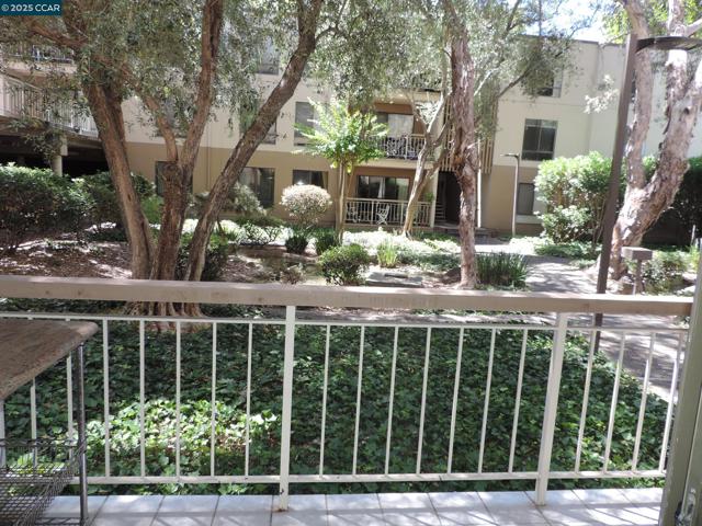 470 N Civic Dr., Walnut Creek CA: https://media.crmls.org/mediaz/9d0aa70f-5672-4a5b-a9ce-cef1d1e0c575.jpg