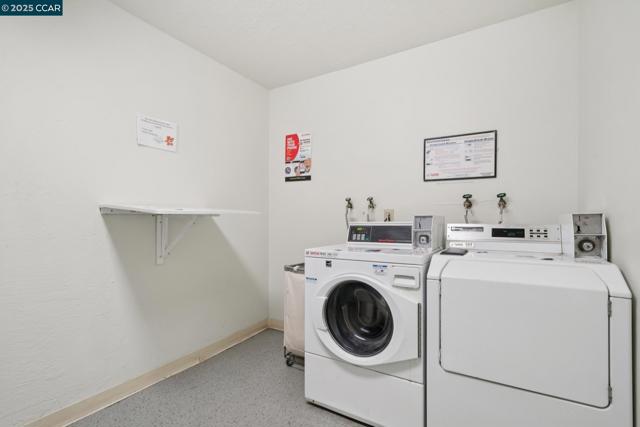150 Pearl St, Oakland CA: https://media.crmls.org/mediaz/9d0bb4ff-e563-4b75-ba59-1a0a1de8c016.jpg