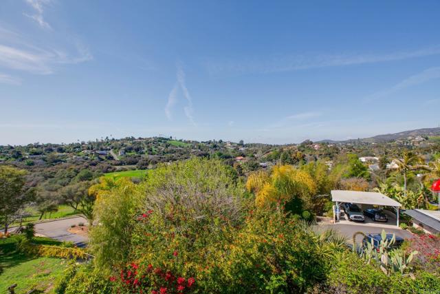 1628 Lone Oak Rd, Vista CA: https://media.crmls.org/mediaz/9d0c6fad-7029-4f5c-8d4e-8bac7940c9b1.jpg
