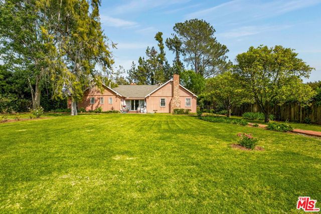 1639 Mandeville Canyon Road, Los Angeles CA: https://media.crmls.org/mediaz/9d0cc04e-d7a5-45b9-b70b-aa0f00fa0d7f.jpg