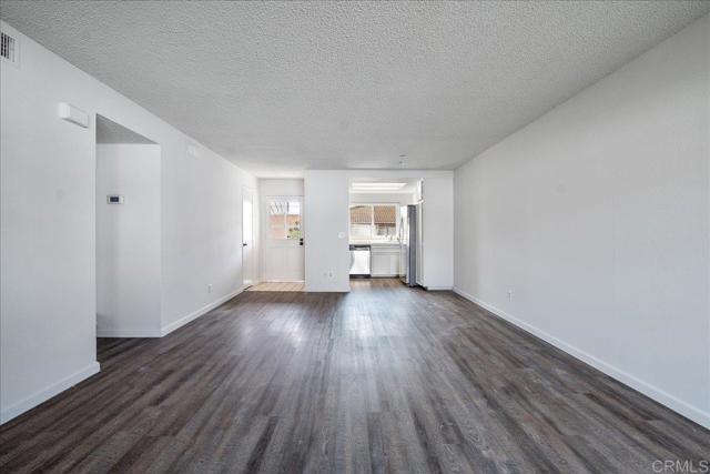 Detail Gallery Image 6 of 23 For 9829 Caspi Gardens Dr #6,  Santee,  CA 92071 - 2 Beds | 1 Baths