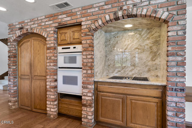 11395 Highridge Court, Camarillo CA: https://media.crmls.org/mediaz/9d0dbe69-f6d2-4a74-b67d-c03ded636e71.jpg