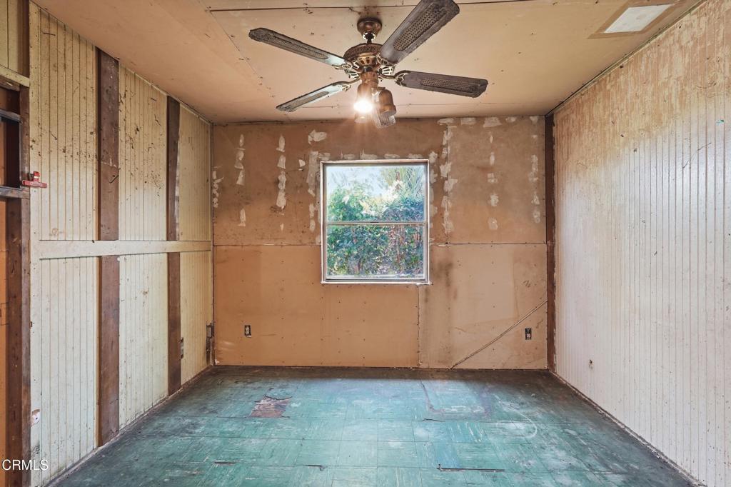 https://media.crmls.org/mediaz/9d0dc15d-93f9-40b4-971c-405ff52428b2.jpg?preset=X-Large