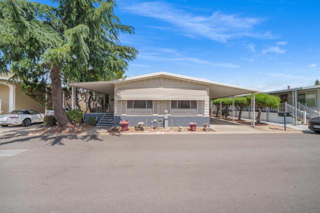 275 Burnett Avenue, Morgan Hill CA: https://media.crmls.org/mediaz/9d0e258b-d116-4f60-b0a5-99f503863b9e.jpg