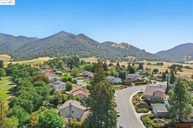 640 Mt Duncan, Clayton CA: https://media.crmls.org/mediaz/9d0e607b-4cbb-40e8-b55a-25f7209dccb5.jpg