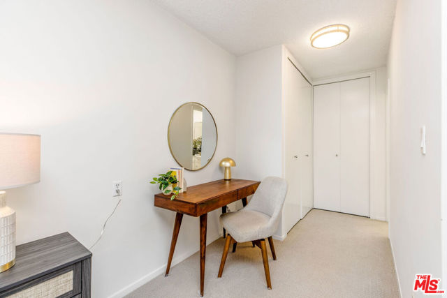 930 3rd Street, Santa Monica CA: https://media.crmls.org/mediaz/9d0e7757-f228-4b75-a2a2-3dd79e44df9e.jpg