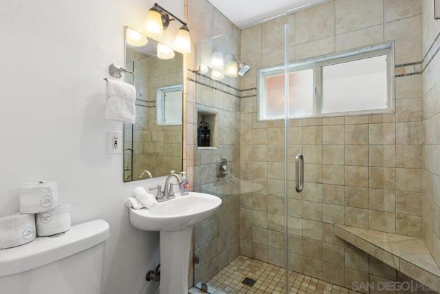 707 Ensenada Ct, San Diego CA: https://media.crmls.org/mediaz/9d0ea3f7-7dbb-465a-b04b-c9d461c12a25.jpg