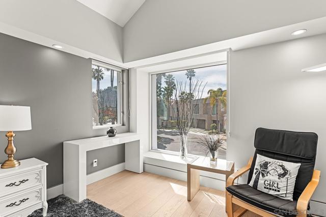 5 Spinnaker Way, Coronado CA: https://media.crmls.org/mediaz/9d0f6506-0012-44b7-8f2f-694f8905ed3a.jpg