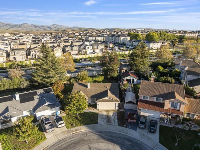 2199 Raleigh Circle, Hollister CA: https://media.crmls.org/mediaz/9d100817-689d-4ca4-b68d-f67e167eccc3.jpg