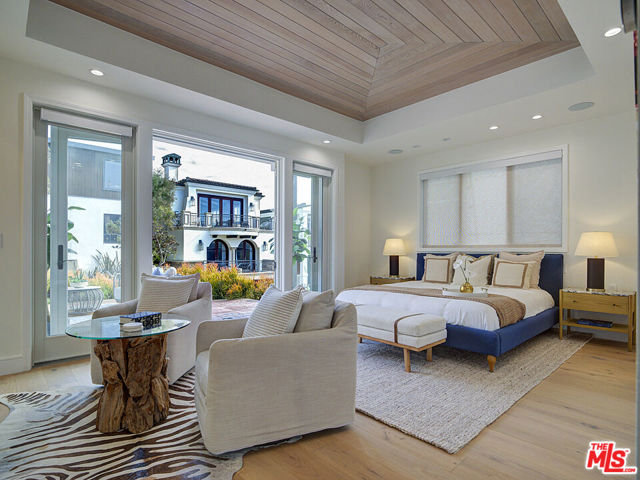 209 19th Street, Manhattan Beach CA: https://media.crmls.org/mediaz/9d1047b9-3a22-471e-ae18-2f0d84b8b5d3.jpg