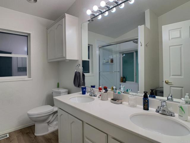 2003 Bayview Hts, San Diego CA: https://media.crmls.org/mediaz/9d104a4f-ad0c-4716-8cf7-9521671a3066.jpg
