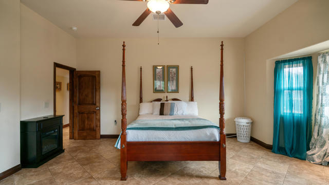 56800 Zuni Trail, Yucca Valley CA: https://media.crmls.org/mediaz/9d105e17-7d17-4b33-8e3d-dc461afd2148.jpg