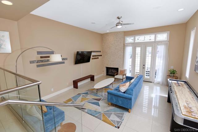 292 Bonair St, La Jolla CA: https://media.crmls.org/mediaz/9d10b0f7-a3db-47cb-9a23-cb6e7fea0b26.jpg