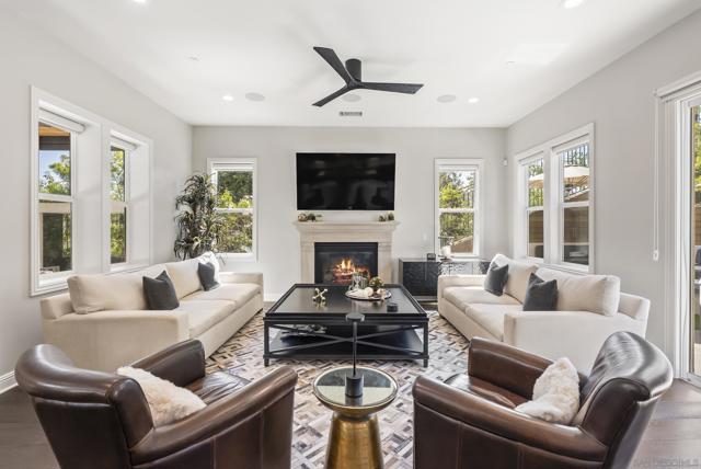 4706 Chase Ct, Carlsbad CA: https://media.crmls.org/mediaz/9d10d3df-58fa-4f26-8d5b-1aea3dece02a.jpg