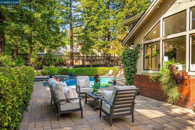 3363 Deer Hollow Drive, Danville CA: https://media.crmls.org/mediaz/9d12a508-d603-48e1-89eb-39794e096e6b.jpg