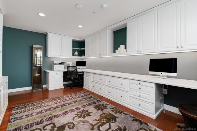 2500 6Th Ave, San Diego CA: https://media.crmls.org/mediaz/9d12fc2c-8189-466f-b2ff-d2d25f84c523.jpg