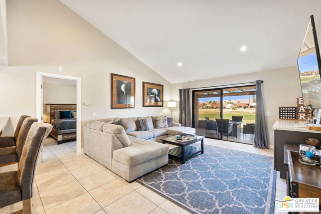 40165 Baltusrol Circle, Palm Desert CA: https://media.crmls.org/mediaz/9d134cb1-e380-44e9-a087-3a645cd570d4.jpg