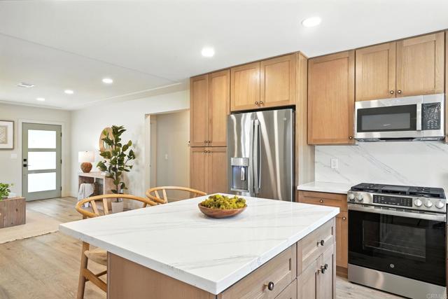 3777 Poe Street, San Diego CA: https://media.crmls.org/mediaz/9d13a38b-1a5f-48c4-8fdc-62f5feef34a7.jpg