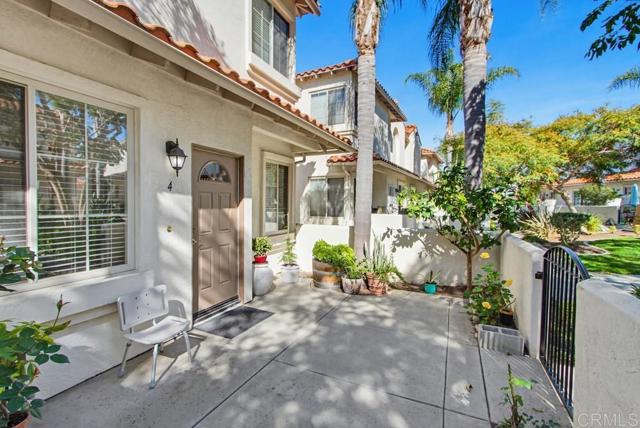 Detail Gallery Image 6 of 37 For 4002 Craven Rd #4,  Oceanside,  CA 92057 - 3 Beds | 2/1 Baths