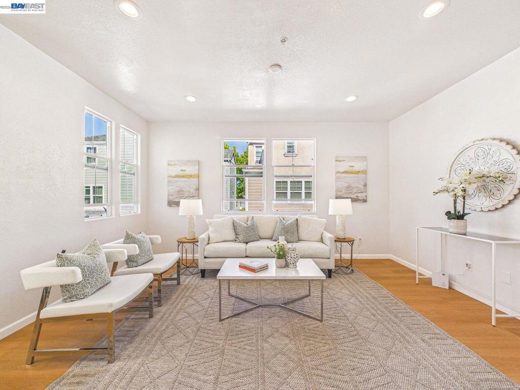 511 Summer Ln