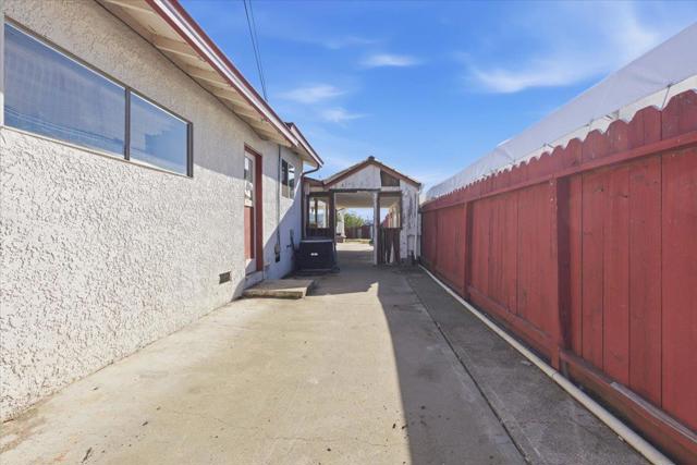 236 S Claremont Avenue, San Jose CA: https://media.crmls.org/mediaz/9d140358-4e39-4b53-b4e1-5029e687fda8.jpg