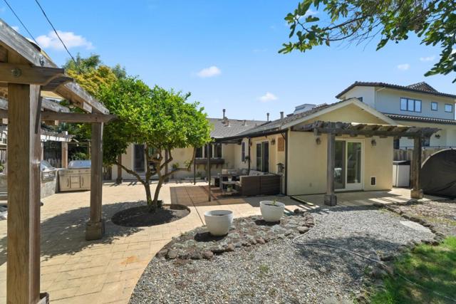 3172 Morris Drive, Palo Alto CA: https://media.crmls.org/mediaz/9d14f258-c0bc-41e5-8fd2-06dbfd66da98.jpg