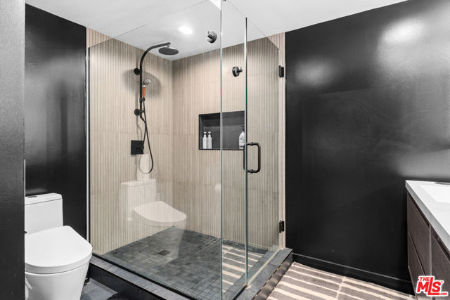 4360 Glencoe Avenue, Marina del Rey CA: https://media.crmls.org/mediaz/9d14f6ca-a370-4f63-8404-3924f3e8ceac.jpg