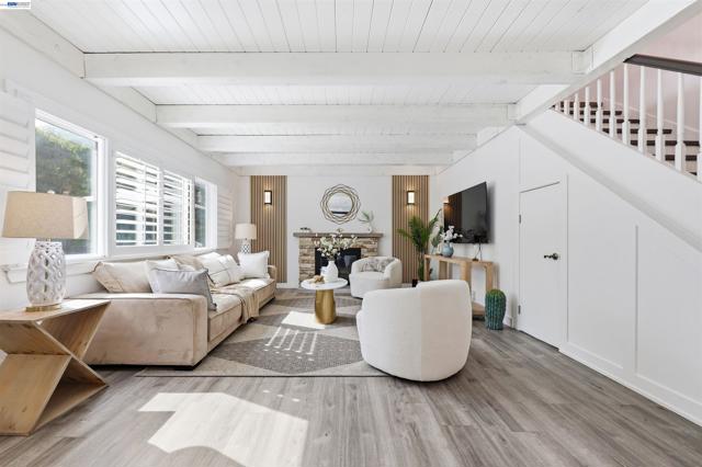 11593 Ladera Ct, Dublin CA: https://media.crmls.org/mediaz/9d1553d3-ae0f-42ee-9287-01678863aab9.jpg