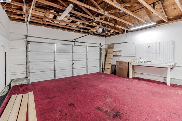 1290 Canterbury, Hercules CA: https://media.crmls.org/mediaz/9d158d59-b91f-4fb0-8e05-5e7c0cc12dbc.jpg