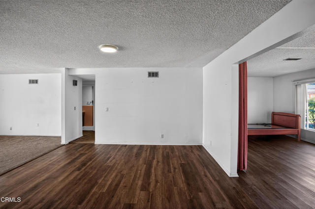 Detail Gallery Image 10 of 18 For 1251 Gardenia St, Oxnard,  CA 93036 - 3 Beds | 2 Baths