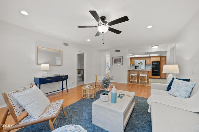 Detail Gallery Image 12 of 52 For 3807 Olivo Ct, Camarillo,  CA 93010 - 5 Beds | 3/1 Baths