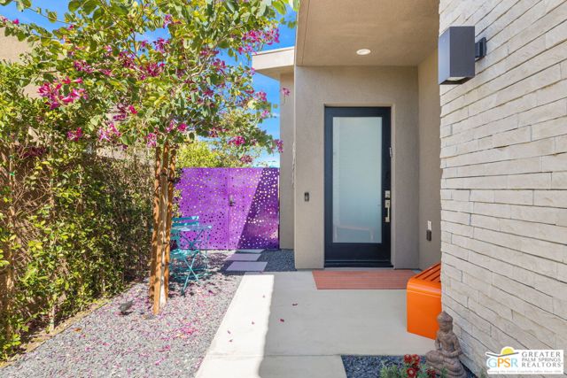 4321 Lumina Way, Palm Springs CA: https://media.crmls.org/mediaz/9d17dbfa-94ef-469c-a367-f766453fe03e.jpg