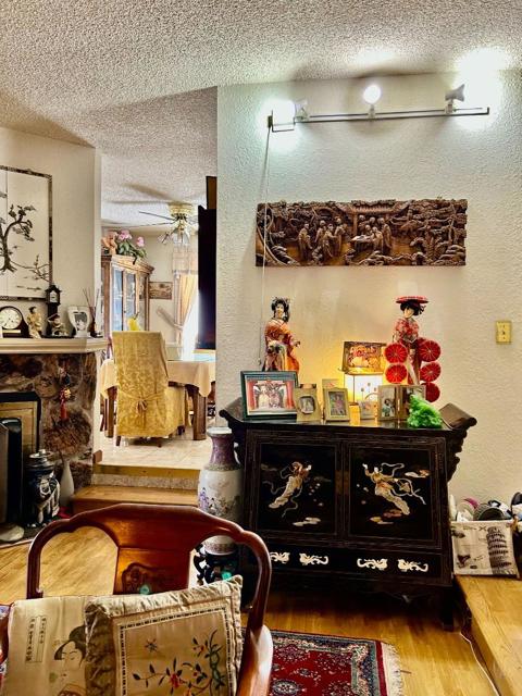 2071 Sunset View Place, San Jose CA: https://media.crmls.org/mediaz/9d1803e8-4ab0-48ca-b806-57347b0c17f7.jpg