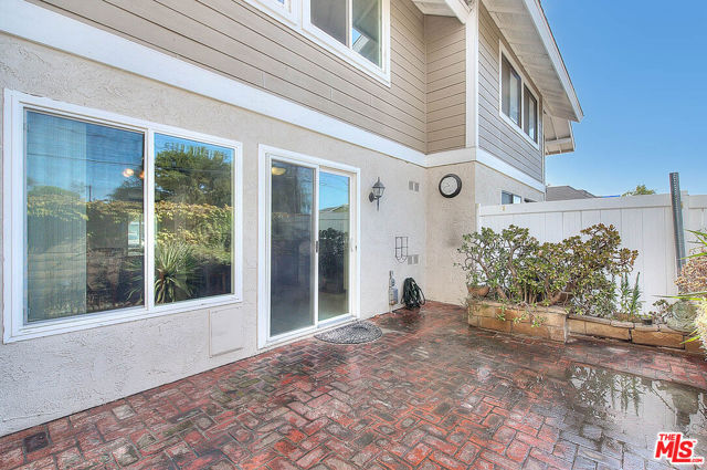 700 W Walnut Avenue, Orange CA: https://media.crmls.org/mediaz/9d186372-1e97-40f4-a5ed-e7be311943b1.jpg