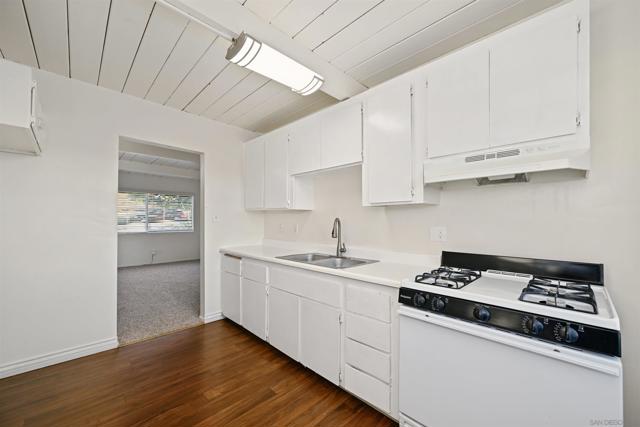 4204 06 Division St, San Diego CA: https://media.crmls.org/mediaz/9d189182-be6e-4342-b4c8-cc5180a68b6d.jpg