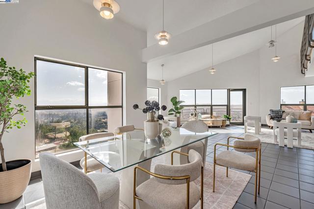 1522 Grand View Drive, Berkeley CA: https://media.crmls.org/mediaz/9d18f9b7-a7ce-4b1b-ae5e-84cf5b814b56.jpg