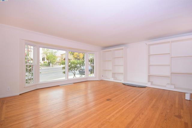 22813 2Nd St, Hayward CA: https://media.crmls.org/mediaz/9d199bb7-c163-400c-9eb8-d6ccf0c38807.jpg