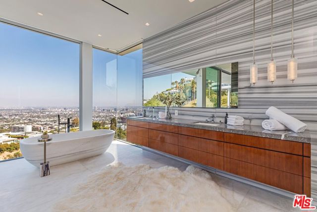 9150 Oriole Way, Los Angeles CA: https://media.crmls.org/mediaz/9d19e44a-ad32-47f5-83b7-2741f98ba6d2.jpg