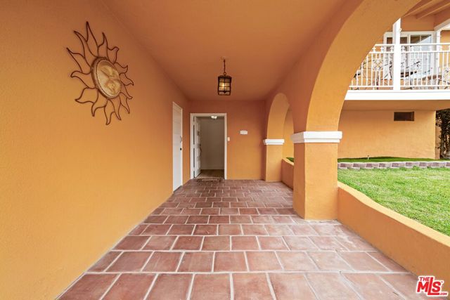 3715 Homeland Drive, View Park CA: https://media.crmls.org/mediaz/9d1a76c2-2763-4144-9995-9608434ab297.jpg
