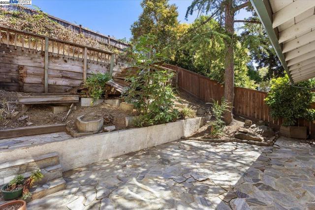 3491 Middleton Ave, Castro Valley CA: https://media.crmls.org/mediaz/9d1adeb3-1c83-4b64-b4bc-31d71480d7cb.jpg