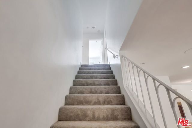 687 Mount Carmel Drive, Claremont CA: https://media.crmls.org/mediaz/9d1b33f6-c363-45f0-98f2-7aeb4ac13748.jpg